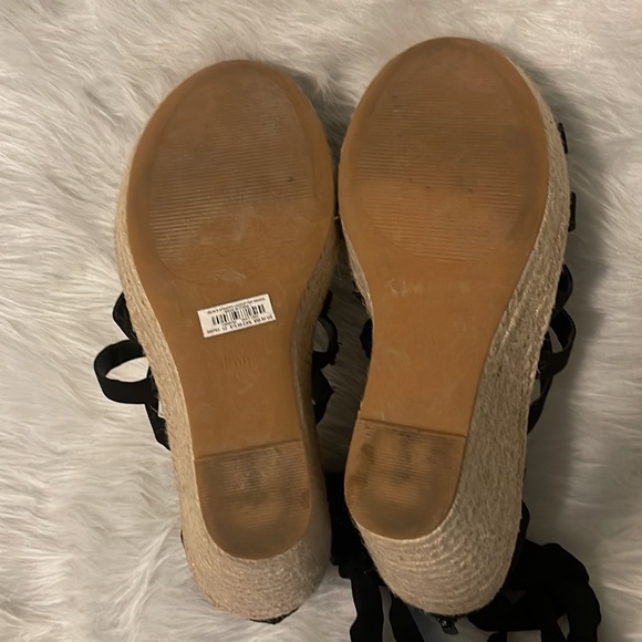 ANKLE WRAP PLATFORM WEDGE - Picture 3 of 5